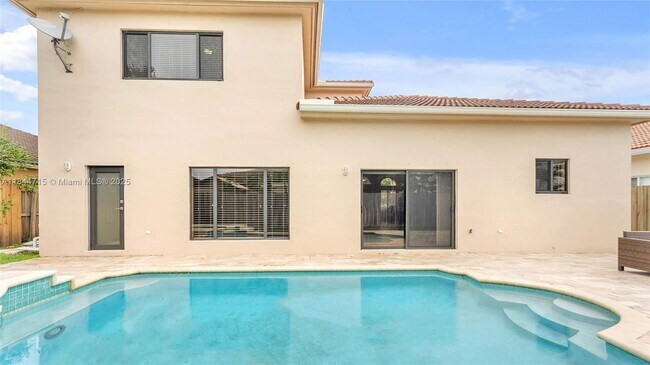 Foto del edificio - 1438 SW 154th Ct