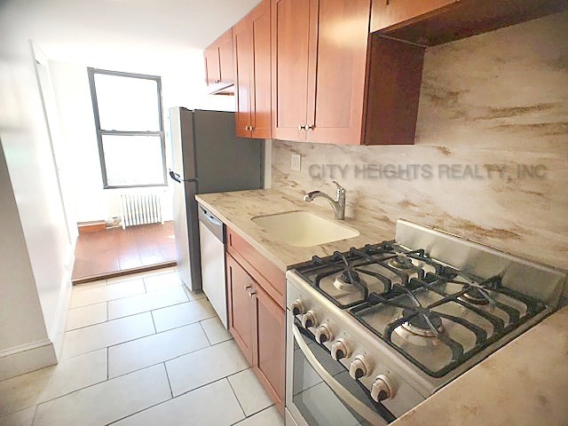 Building Photo - 127 1st Ave