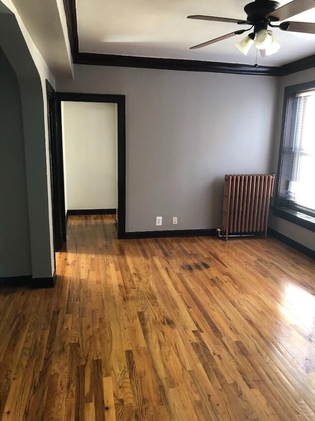Foto del edificio - 846 W Montrose Ave