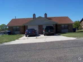 Building Photo - 201 Jason Dr