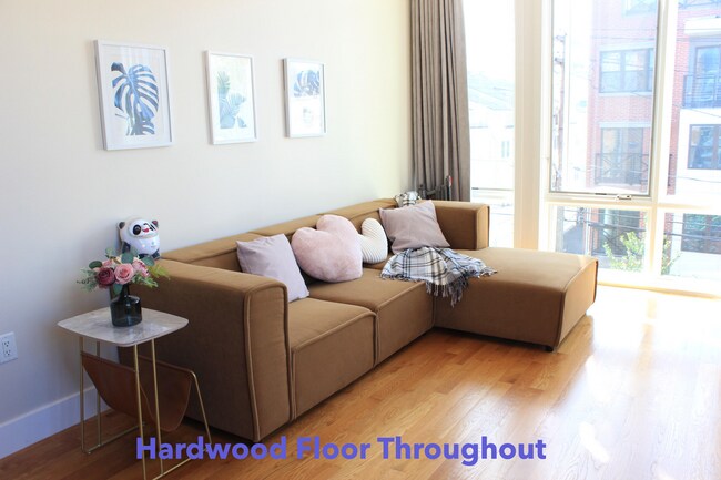 Bright Living Room - 58 Coles St