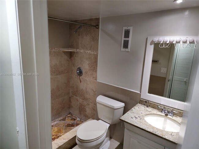 Building Photo - 9460 Tangerine Pl