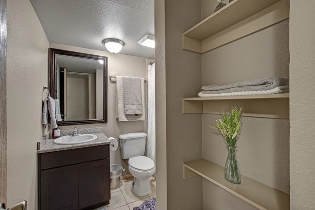 1bd, 1 bth bath - The Cottages@Hefner RD