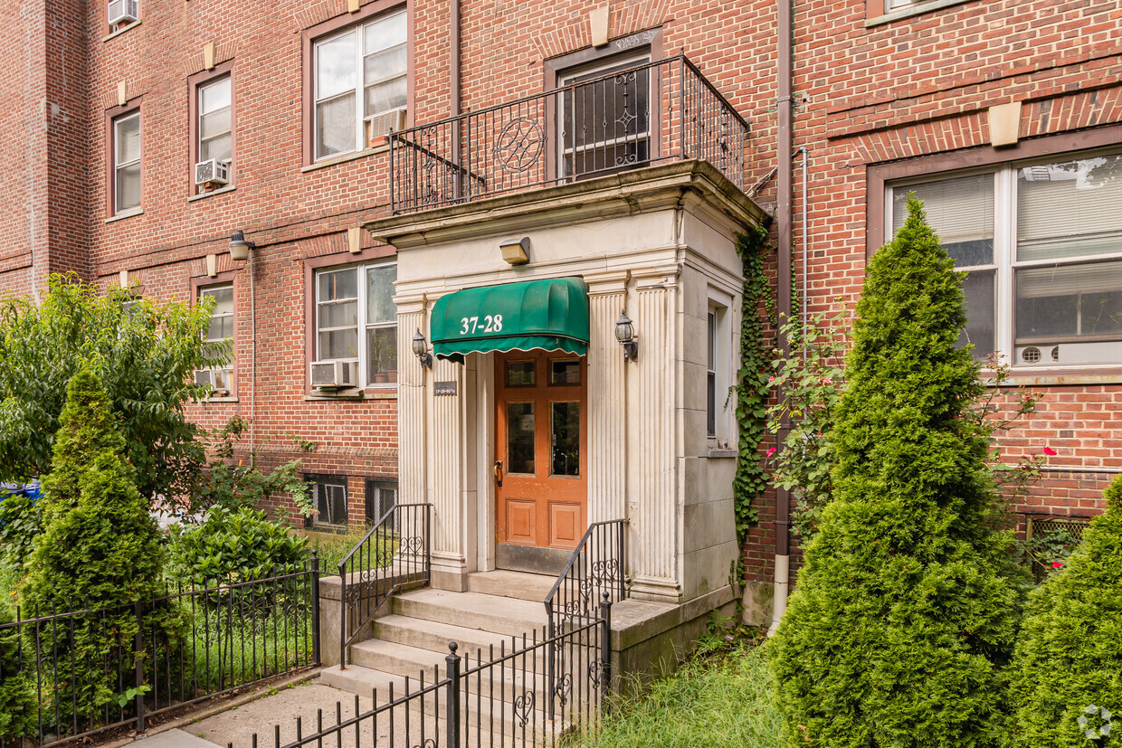 Foto del edificio - 3728 86th St