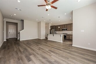 Building Photo - 3027 Songbird Ln