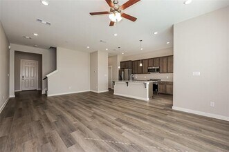 Building Photo - 3040 Songbird Ln