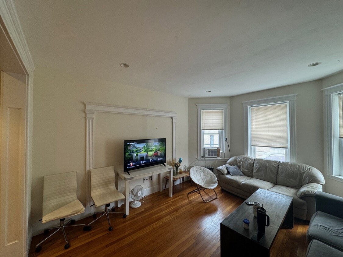 Building Photo - 40 Orkney Rd