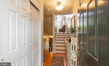 Building Photo - 423 Fort Hill Cir