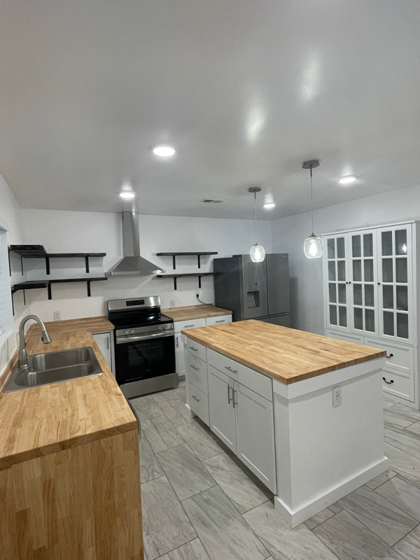 Building Photo - 547 Dulin St