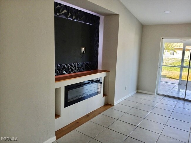 Foto del edificio - 3307 Surfside Blvd