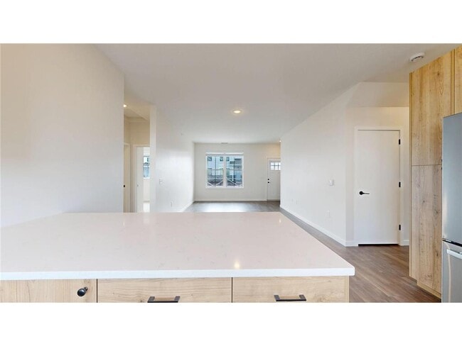 Building Photo - 1427 190th Ave NE