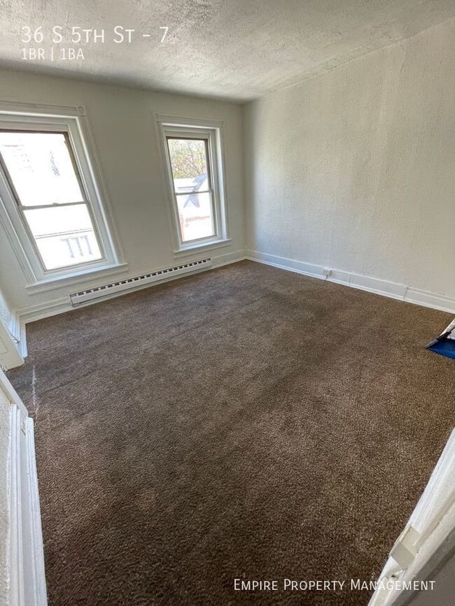 Building Photo - 36 S 5th St