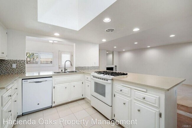 Foto del edificio - 3 br, 2 bath House - 1551 Oak Knoll Road