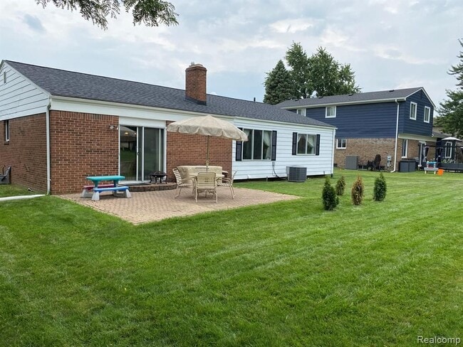 Building Photo - 2208 Cumberland Rd