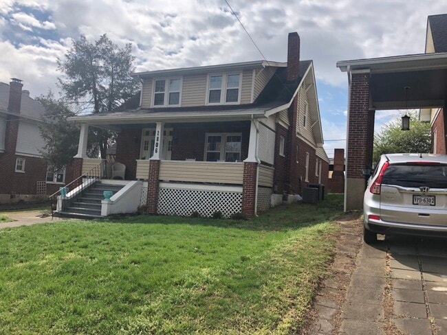 Building Photo - 1806 Maiden Ln SW