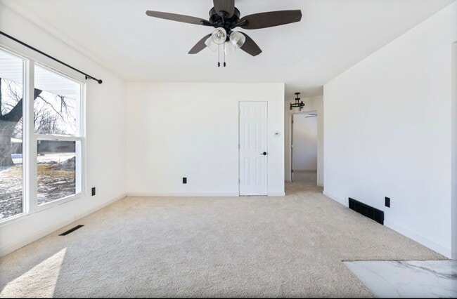 Foto del edificio - 2118-2118 Avalon Cir