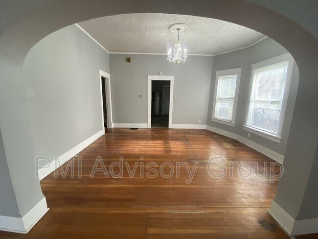 Foto del edificio - 1320 SW Mulvane St