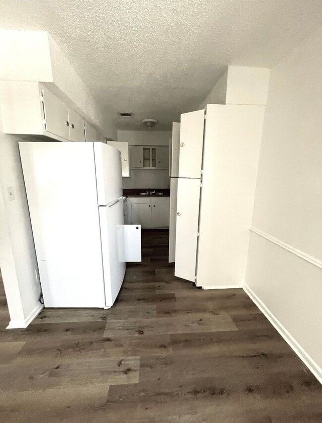 Interior Photo - Landfair Apartments