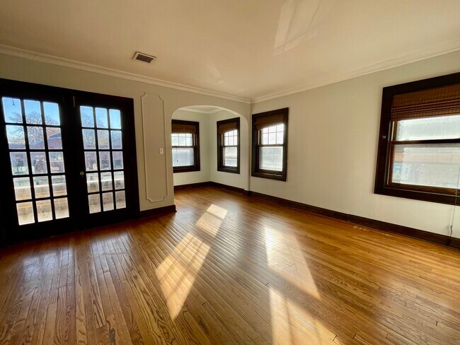 Building Photo - 5518 Troost Ave