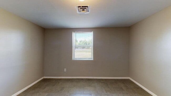 Building Photo - 2929 Floral NW