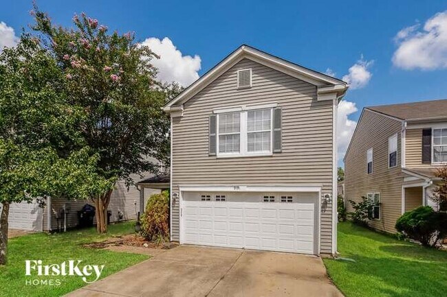 Building Photo - 919 Littleton Dr