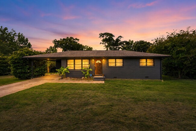 Building Photo - 250 Morningview Drive