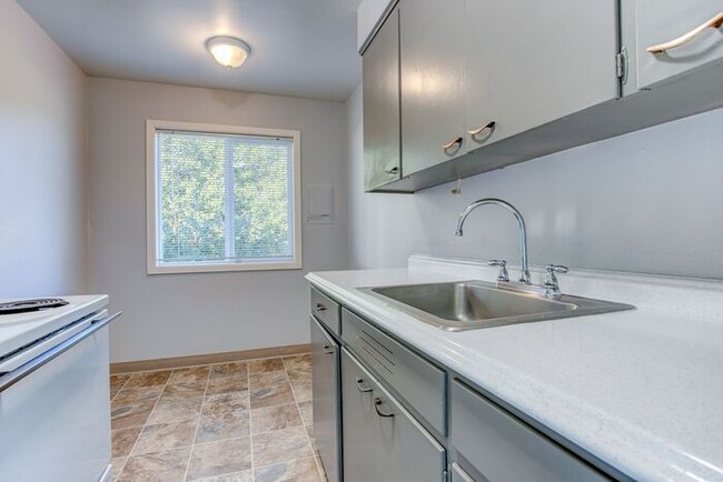 Foto del edificio - 2bed/1bath Available NOW! SPRING SPECIAL 1...