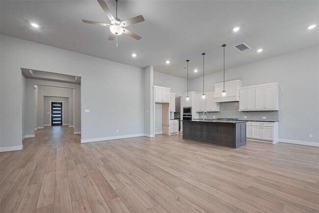 Building Photo - 5106 Blooming Hibiscus Ln