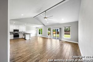 Building Photo - 950 Paradise Dr