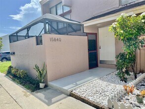 Building Photo - 15840 SW 90th Ct
