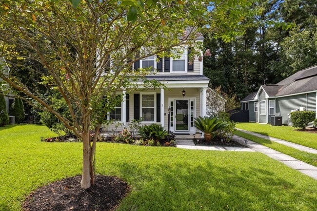 Building Photo - Charming Summerville Rental