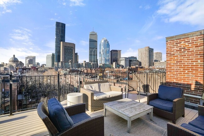 Foto del edificio - 533 Columbus Ave