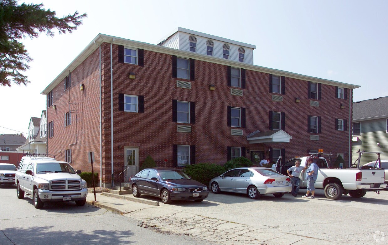 Primary Photo - 50 Crocker St