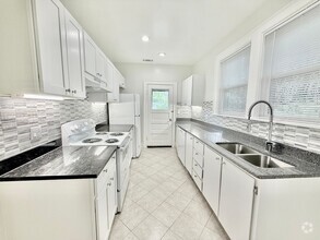 Building Photo - 507 E 51st St