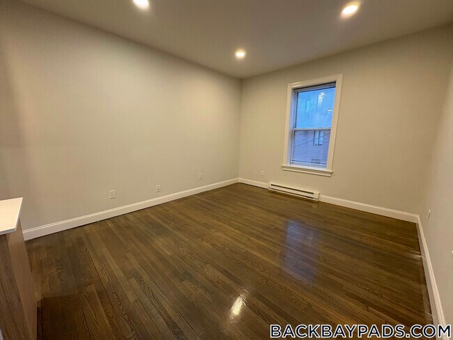 Foto del edificio - 529 Beacon St
