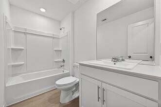 Building Photo - 3085 Fantasy Ter Dr