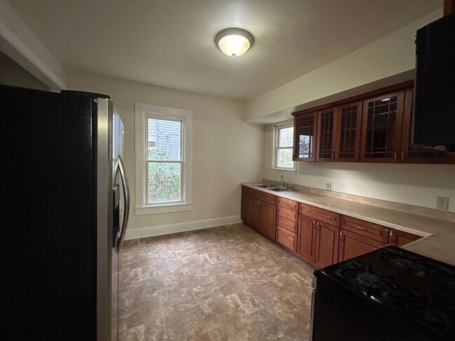 Foto del edificio - 3 bedroom 1 bath home in Moline