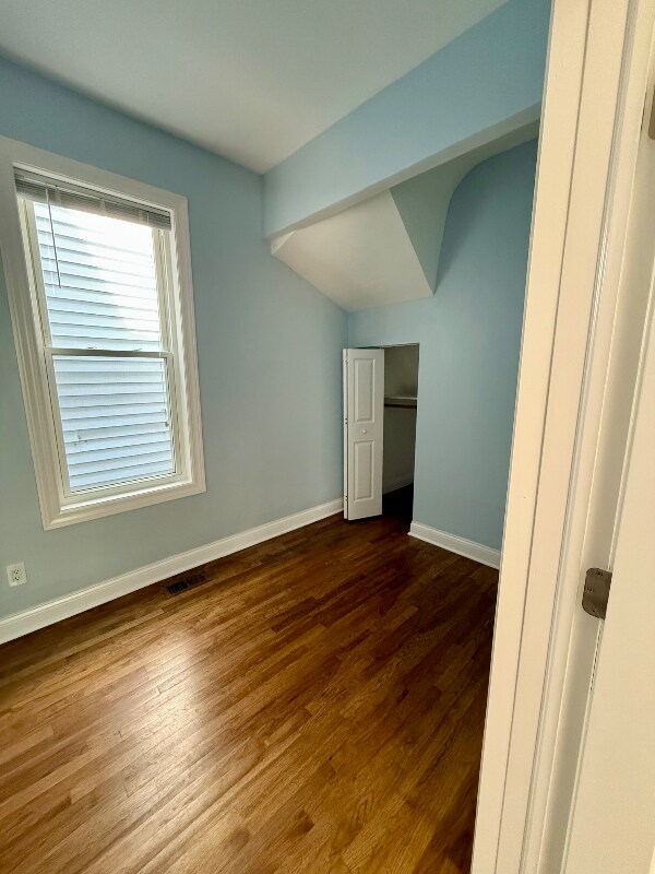 Foto del edificio - 4240 N Bernard St