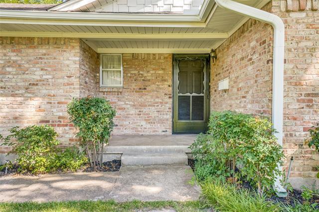 Building Photo - 2314 Springhill Dr