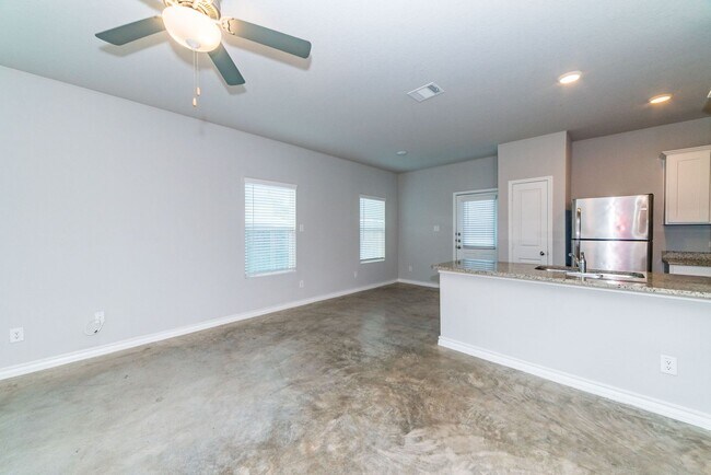 Foto del edificio - 6233 Eddie Way