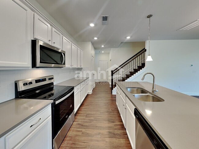 Foto del edificio - 7208 Garrett Ct