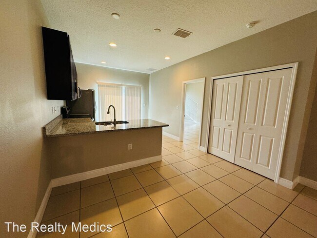 Building Photo - 3 br, 2 bath House - 765 Platypus Ct