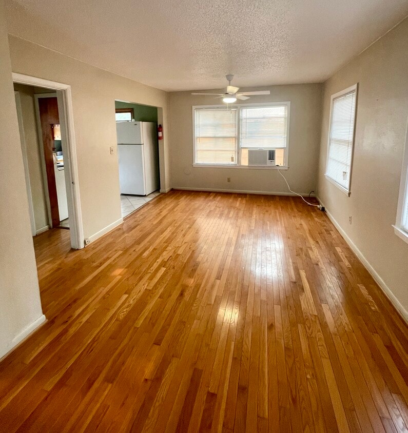 Building Photo - VP Properties 21