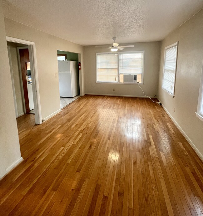 Building Photo - VP Real Estate 21