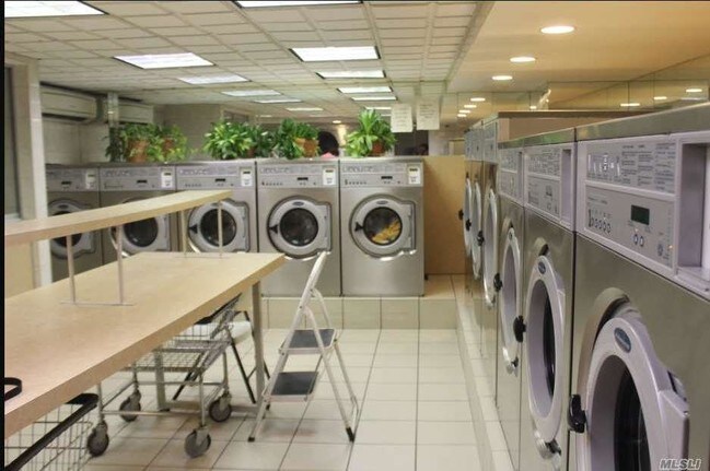 Foto del edificio - bedroom in Corona NY 11368