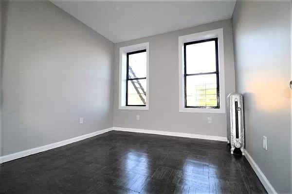 Foto del edificio - 3 bedroom in Bronx NY 10468