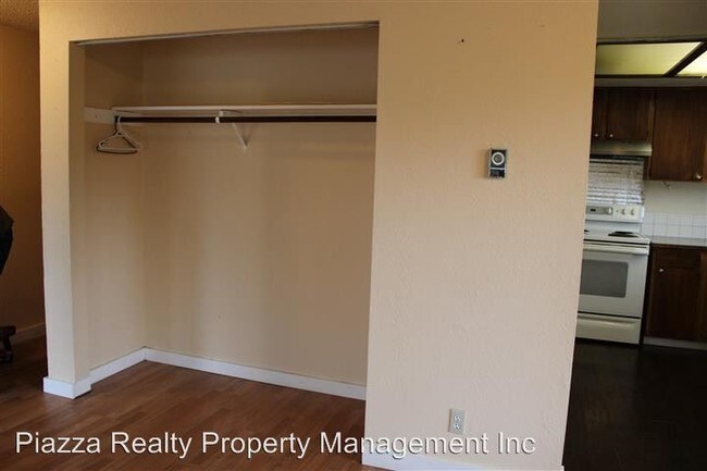 Building Photo - 9171 Rainbow Ln