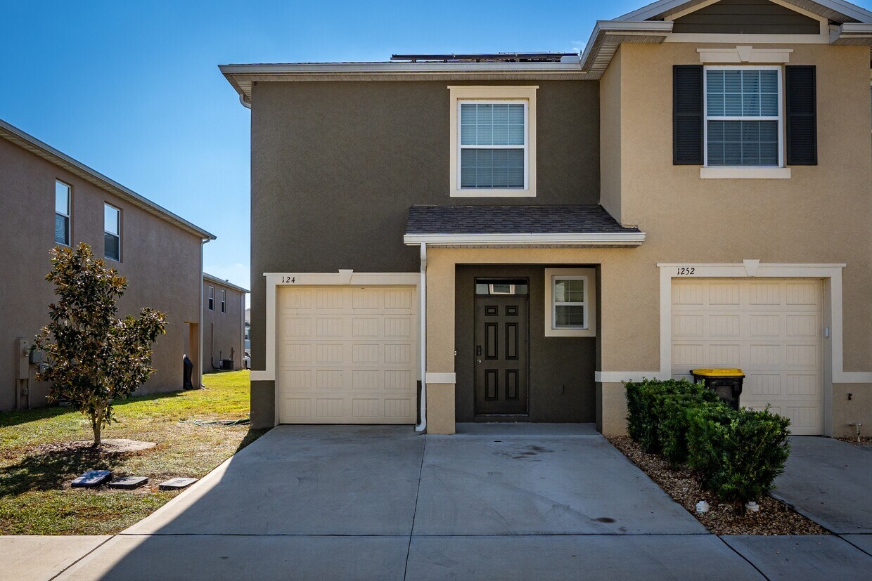 Primary Photo - 1248 Yellow Finch Dr