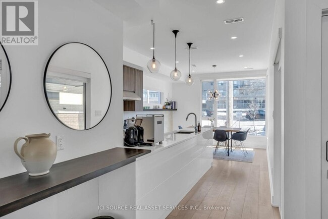 Photo du bâtiment - 103 Armstrong St