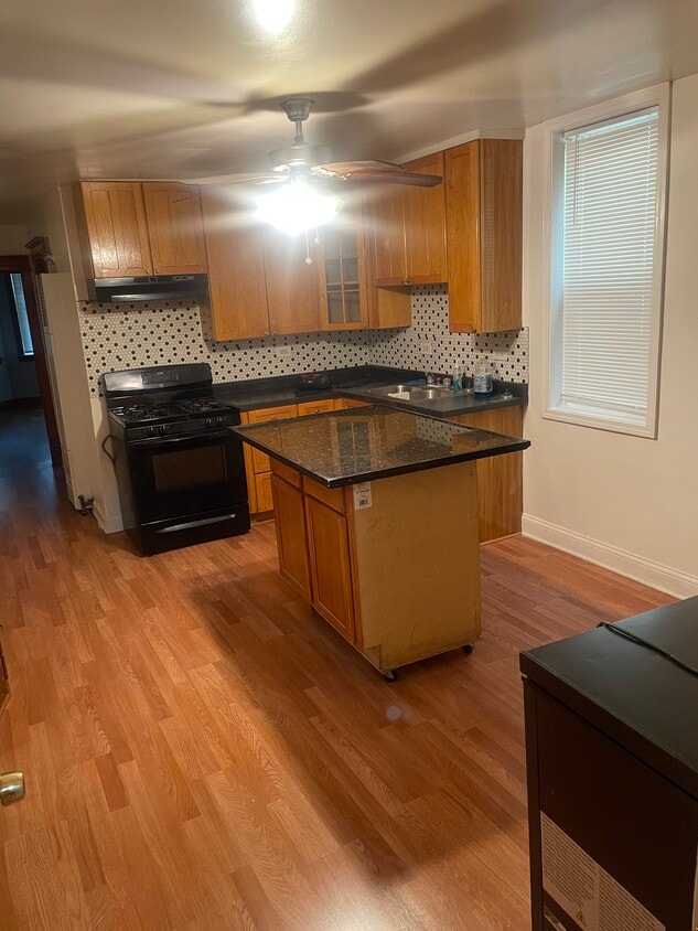 8324 S Baker Ave Unit 1 bedroom apartment, Chicago, IL 60617